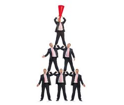 Allo, c’est la pyramide qui parle