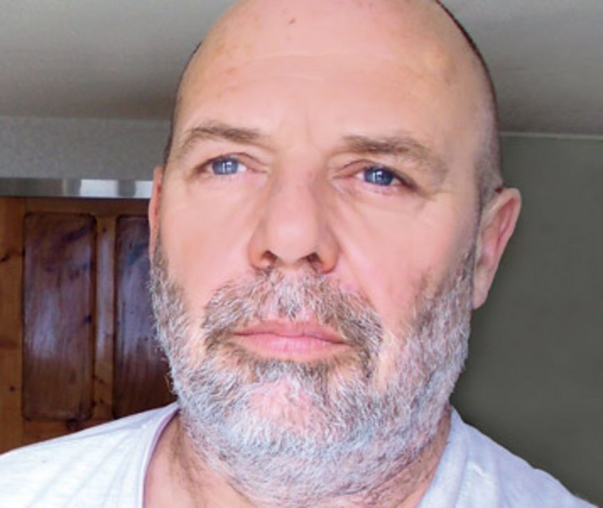 Un lecteur lutte contre l’AVS