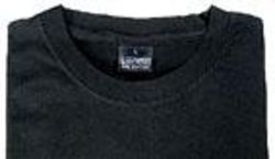 T-shirts noirs: des résultats pas si sombres